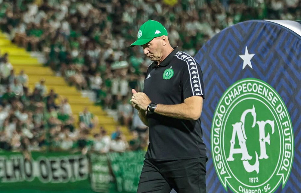 Chapecoense anuncia demissão do técnico Gilmar Dal Pozzo