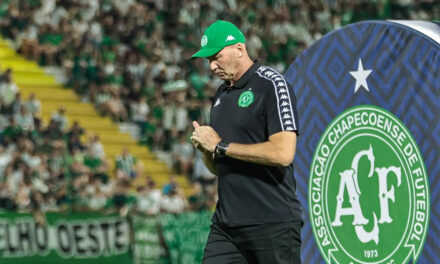 Chapecoense anuncia demissão do técnico Gilmar Dal Pozzo