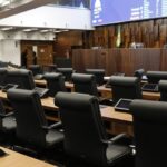 Projetos legislativos sobre IA priorizam controle e vigilância