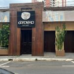 Nas redes, clientes lamentam destruição do Gerônimo West Music e pedem retorno