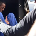 Homem mata esposa a facadas, procura delegacia e confessa crime