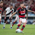 Jorginho sofre fratura em dedo do pé e desfalcará o Flamengo na Libertadores