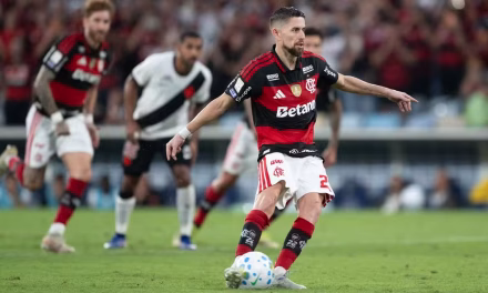 Jorginho sofre fratura em dedo do pé e desfalcará o Flamengo na Libertadores