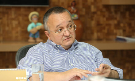 Taques e PSDB são condenados a pagar dívida milionária da campanha ao governo