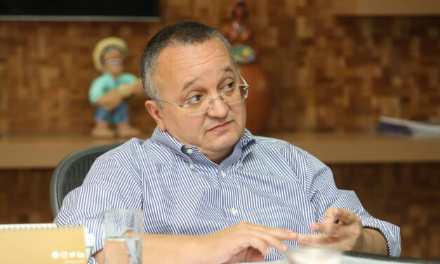 Taques e PSDB são condenados a pagar dívida milionária da campanha ao governo