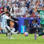 Messi iguala Klose e é o jogador com mais gols na história das Copas do Mundo