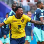 Equador vence Alemanha de virada e carimba vaga no mata-mata da Copa