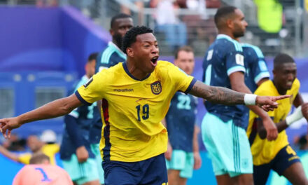 Equador vence Alemanha de virada e carimba vaga no mata-mata da Copa