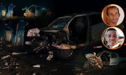 Batida frontal mata dois motoristas e deixa mulher e criança internadas