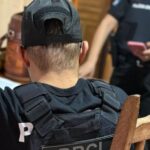 Polícia prende acusado de extorquir influenciadora com “nudes”