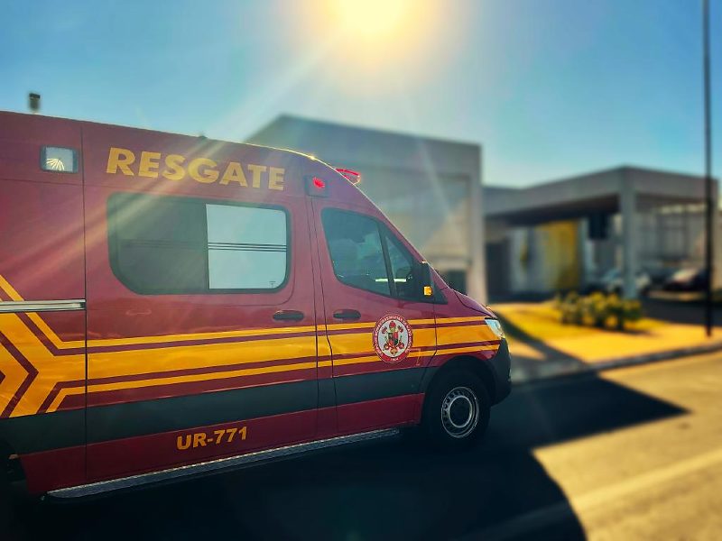 Grávida dá a luz dentro de carro às margens de rodovia