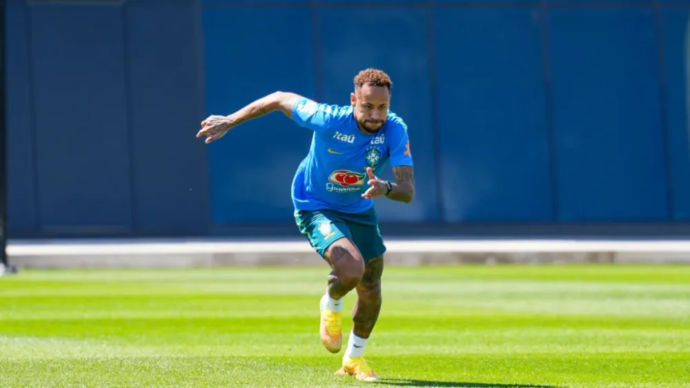 Neymar treina sem restrições com o grupo pelo segundo dia seguido