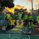 Michelly Alencar participa de ação comunitária para resgatar tradição das ruas decoradas para a Copa do Mundo