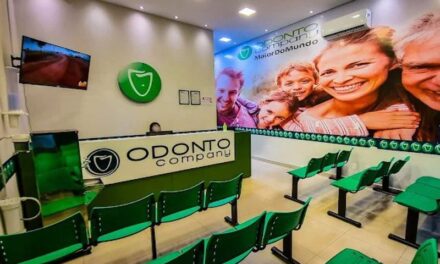 Justiça condena Odonto Company do Tijucal a indenizar paciente em R$ 26 mil após erro em implante dentário