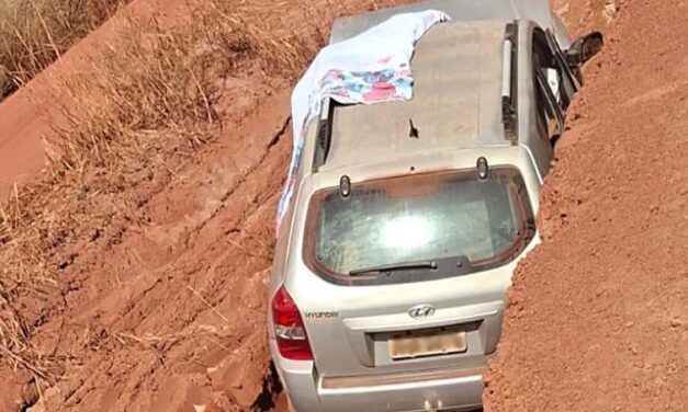 Carro cai em valeta e homem morre na zona rural de Sinop