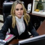 Juíza vê falta de provas e absolve policiais e advogado em caso de propina