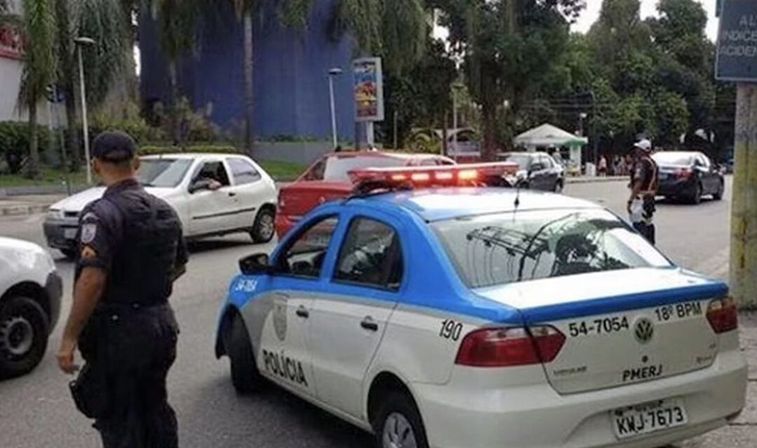 Em cinco dias, dois PMs do Rio morrem com tiros de fuzil na cabeça