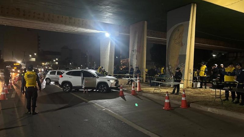 25 veículos são removidos durante blitz em Cuiabá