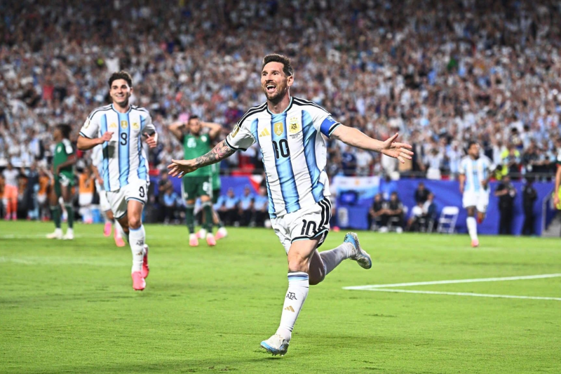 Messi se isola na artilharia das Copas e Argentina vai ao mata-mata