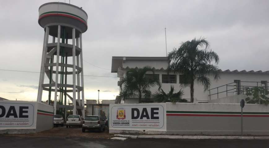 Rompimento de adutora deixa oito bairros sem água em VG