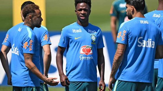 Com dúvida na direita, Brasil encerra preparação para encarar Escócia