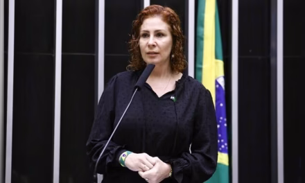 Justiça de SP arquiva processo de jornalista perseguido por Zambelli