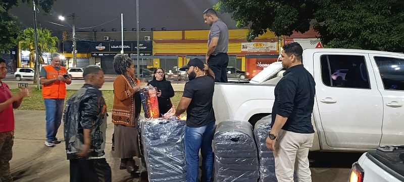 Prefeitura distribui 200 marmitas e cobertores para pessoas em situação de rua