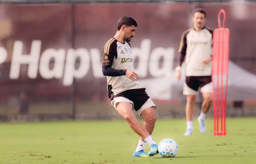 Flamengo viaja com Arrascaeta para enfrentar a Chapecoense; veja relacionados