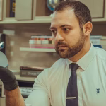 Juiz ordena despejo de médicos.
