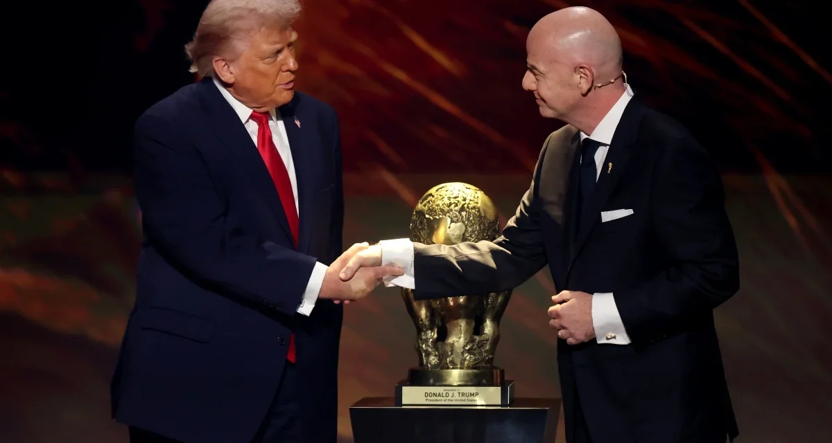 Trump admite pedido à Fifa sobre cartão e ataca árbitro brasileiro
