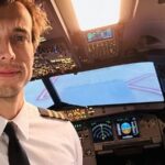 Instrutor abre porta de avião em pleno voo, se joga e deixa aluna sozinha na cabine