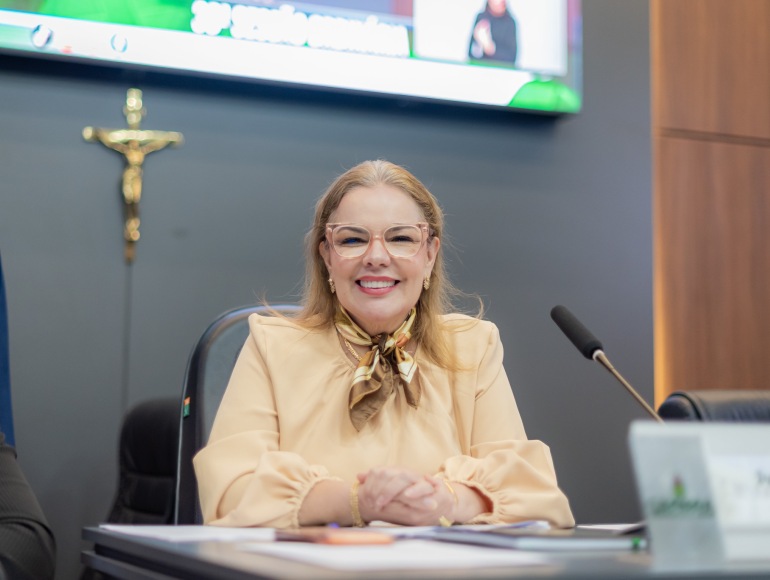 Vereadora Paula Calil encerra primeiro semestre com 7.595 indicações e 15 projetos de lei aprovados